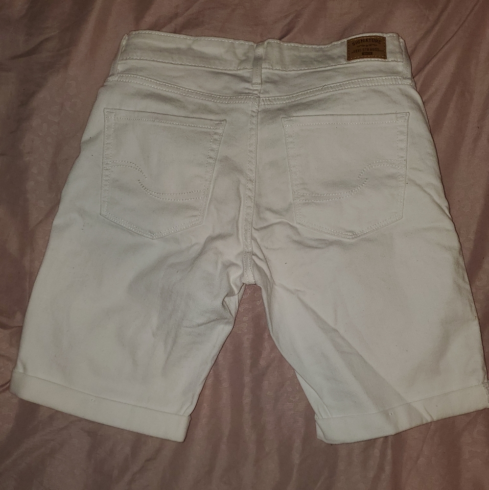 Shorts - Picture 2 of 3